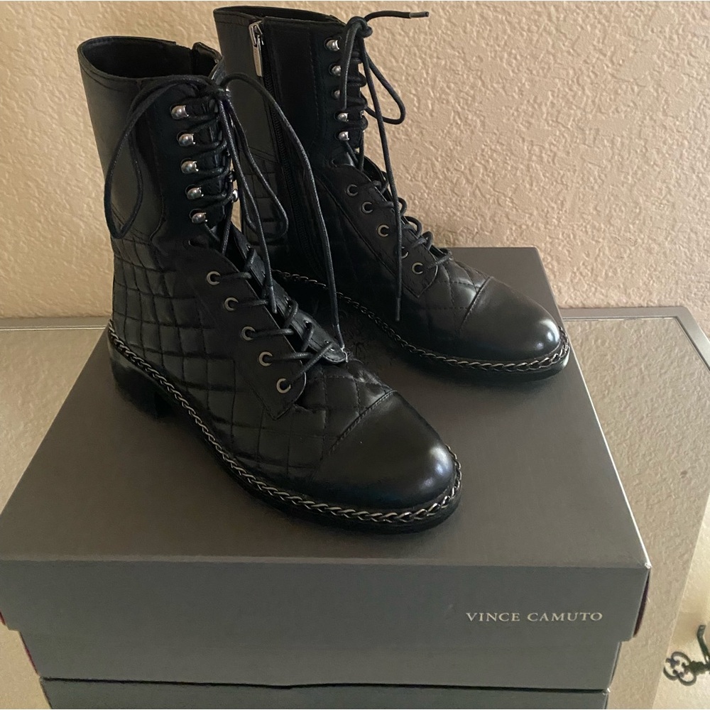 New booties leather, black with zippers